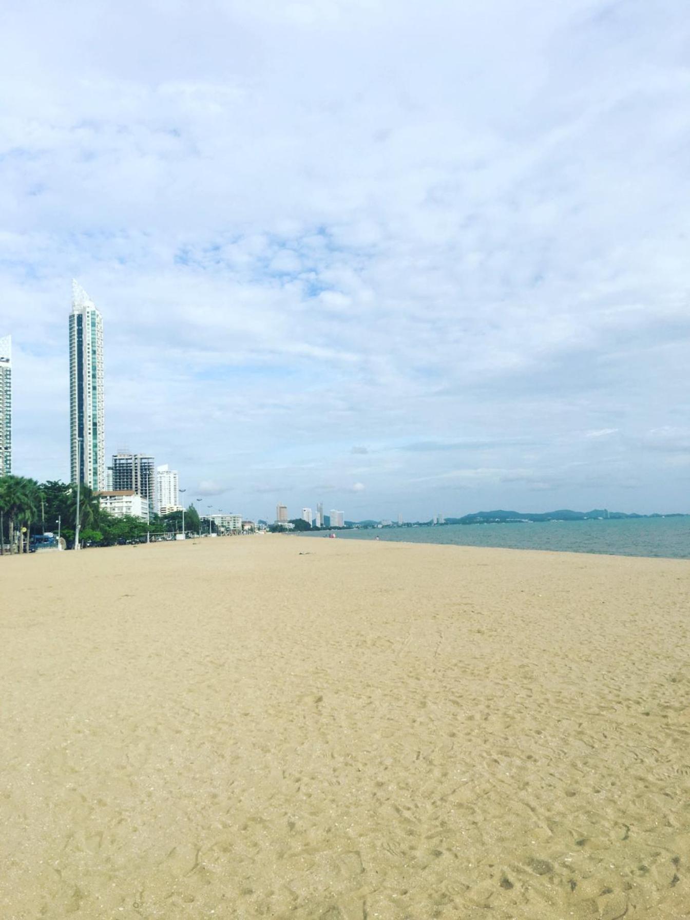 1Bedroom Seaview ห้องวิวมุมทะเล พัทยา Pantai Jomtien Luaran gambar
